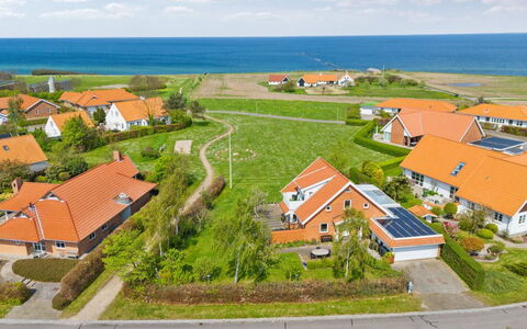 Arnke - 300M from the Sea: Lot Terre, Domicile, Biens, Pente, Côte, Banlieue, Village, Photographie Aérienne, Vue Du Ciel, Ferme