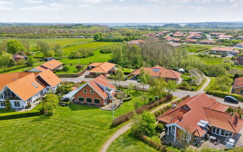 Arnke - 300M from the Sea: Maison, Domicile, Zone Rurale, Lot Terre, Toit, Chalet, Champ, Biens, Village, Vue Du Ciel