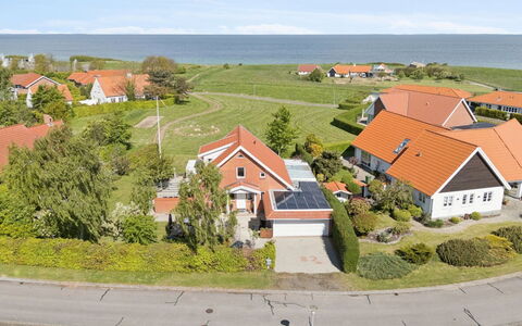 Arnke - 300M from the Sea: Maison, Zone Résidentielle, Domicile, Toit, Biens, Chalet, Lot Terre, Paysage, Banlieue, Zone Rurale