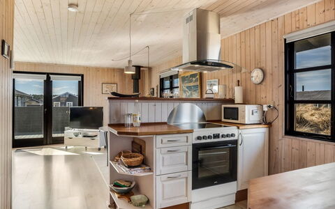 Eida - 400M from the Sea: Bois, Meubles, Cuisine, Dur, Tache De Bois, Planche, Plafond, Appareil De Cuisine, Parquet, Comptoir