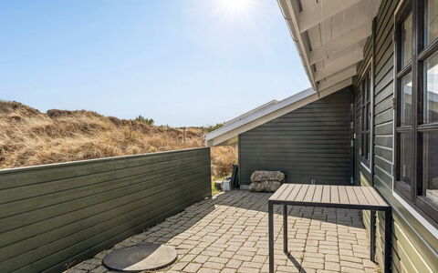 Eida - 400M from the Sea: Meubles, Design Intérieur, Bois, Plafond, Sol, Sol, Parquet, Table Cuisine Et Salle A Manger, Table, Luminaire