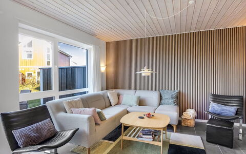 Annakarin - 1.2Km from the Sea: Design Intérieur, Sol, Mur, Meubles, Bois, Sol, Plafond, Canapé, Salon, Domicile