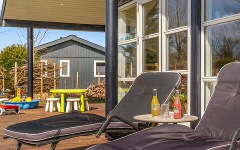 Nanook - 750M to the Fjord: Meubles, Bois, Design Intérieur, Sol, Sol, Chaise, Pièce, Plafond, Salon, Appartement