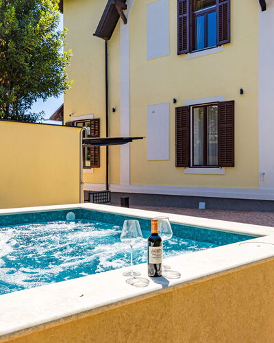 Apartment Noa Opatjia: Piscine, Recours, Conception, Hôtel, Villa, Plante D'Appartement, Cour, Eco Hôtel, Hacienda