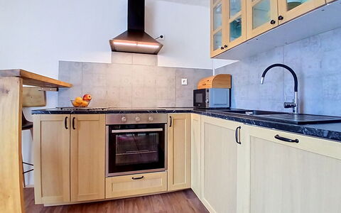 Hillside Terrace: Appareil De Cuisine, Cuisine, Comptoir, Principaux Appliance, Bois, Cabinetry, Sol, Design Intérieur, Sol, Électroménager