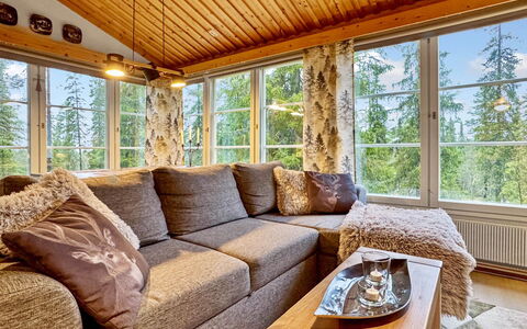 Rukan Kivikelo: Meubles, Design Intérieur, Sol, Bois, Plafond, Sol, Canapé, Pièce, Éclairage, Salon