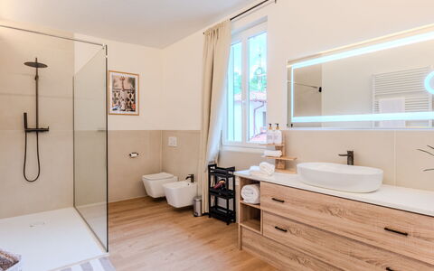 Terrazza Segreta Around Como Lake: Design Intérieur, Sol, Sol, Meubles, Luminaire Plomberie, Bois, Armoire De Toilette, Salle De Bains, Cabinetry, Pièce