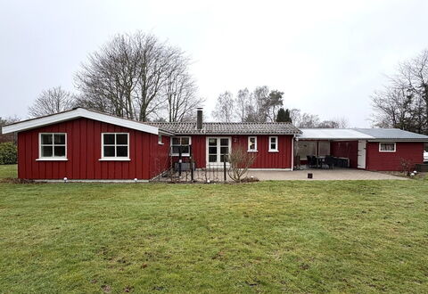 Swea - 2.5Km from the Sea: Bâtiment, Maison, Toit, Domicile, Zone Résidentielle, Chalet, Plaine, Lot Terre, Zone Rurale, Pelouse