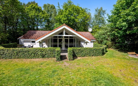Antoinetta - 350M from the Sea: Arbuste, Domicile, Maison, Toit, Chalet, Biens, Pelouse, Jardin, Ferme, Aménagement Paysager
