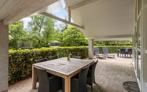 Antoinetta - 350M from the Sea: Bois, Plafond, Porche, Domicile, Ombre, Mobilier De Jardin, Jardin, Biens, Chaise, Structure En Plein Air
