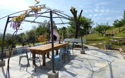 Villa 900 Design & Hills Escape: Jardin, Ombre, Structure En Plein Air, Mobilier De Jardin, Cour, Aménagement Paysager, Tableau De Plein Air, Parc, Arrière-Cour, Pergola