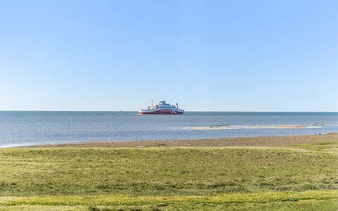 Nadua - 25M from the Sea: Ciel, Bleu, L'Eau, Horizon, Bateau, Navire, Mer, Écorégion, Cotiers Et Relief Océaniques, Océan