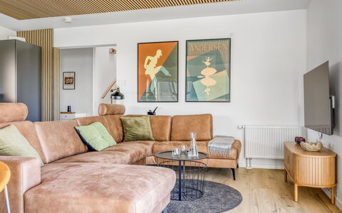 Nadua - 25M from the Sea: Meubles, Design Intérieur, Sol, Sol, Canapé, Mur, Parquet, Salon, Bois, Plafond