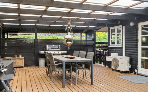 Niela - 400M from the Sea: Meubles, Bois, Mobilier De Jardin, Porche, Table, Sol, Chaise, Plate-Forme, Tableau De Plein Air, Dur