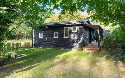 Niela - 400M from the Sea: Bois, Arbuste, Chalet, Maison, Domicile, Zone Rurale, Batiments Jardin, Jardin, Siding, Cabane En Rondins