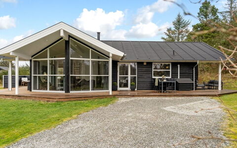Joske - 2Km from the Sea: Toit, Chalet, Domicile, Porche, Siding, Ferme, Biens, Batiments Jardin, Cabanon