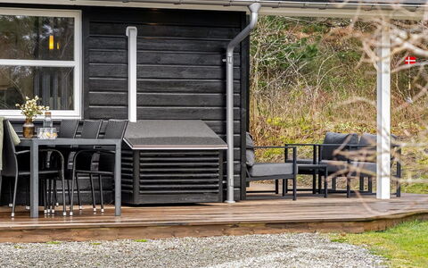 Joske - 2Km from the Sea: Bois, Meubles, Mobilier De Jardin, Porche, Plate-Forme, Dur, Chaise, Chalet, Ombre, Patio