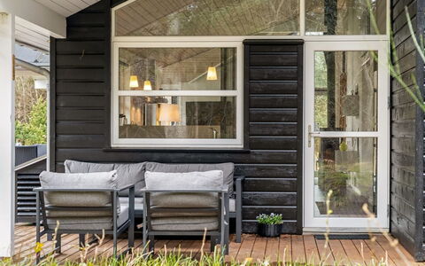 Joske - 2Km from the Sea: Bois, Chalet, Domicile, Siding, Porche, Dur, Planche, Batiments Jardin, Cabane En Rondins, Matériau Naturel