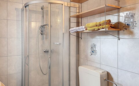 Viechtach 646: Sol, Luminaire Plomberie, Salle De Bains, Design Intérieur, Sol, Plomberie, Pièce, Robinet, Douche, Tete De Douche