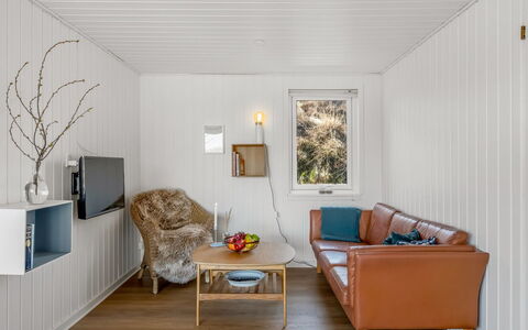 Aiden - 650M from the Sea: Meubles, Bois, Design Intérieur, Sol, Sol, Chaise, Pièce, Plafond, Salon, Appartement