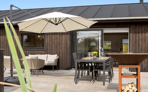 Minka - 500M from the Sea: Meubles, Bois, Design Intérieur, Sol, Sol, Chaise, Pièce, Plafond, Salon, Appartement