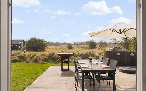 Minka - 500M from the Sea: Meubles, Bois, Design Intérieur, Sol, Sol, Chaise, Pièce, Plafond, Salon, Appartement