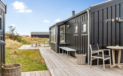 Enni - 350M from the Sea: Meubles, Bois, Design Intérieur, Sol, Sol, Chaise, Pièce, Plafond, Salon, Appartement