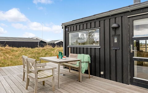 Enni - 350M from the Sea: Meubles, Bois, Design Intérieur, Sol, Sol, Chaise, Pièce, Plafond, Salon, Appartement
