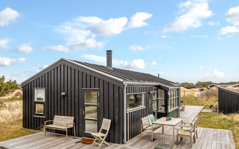 Enni - 350M from the Sea: Meubles, Bois, Design Intérieur, Sol, Sol, Chaise, Pièce, Plafond, Salon, Appartement
