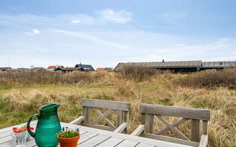 Enni - 350M from the Sea: Ciel, Toit, Lot Terre, Zone Rurale, Plaine, Chalet, Ferme, Eco Hôtel, Mobilier De Jardin, Cour
