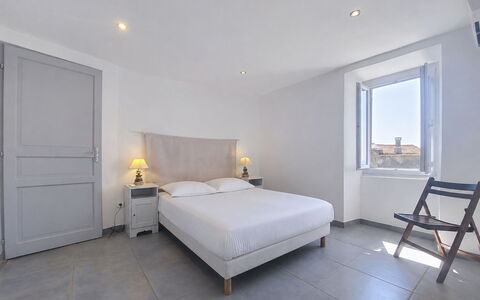 Casa Giuliani: Chambre, Meubles, Lit, Drap De Lit, Literie, Cadre De Lit, Hôtel, Linge, Matelas, Oreiller