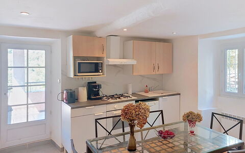 Casa Giuliani: Meubles, Design Intérieur, Sol, Bois, Sol, Cuisine, Chaise, Comptoir, Éclairage, Pièce