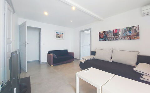 Casa Giuliani: Sol, Sol, Meubles, Design Intérieur, Appartement, Pièce, Canapé, Domicile, Salon, Plafond