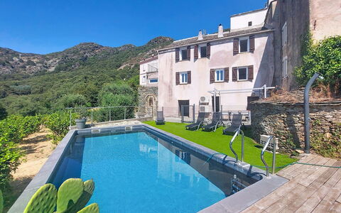 Casa Giuliani: Bleu, Montagnes Relief, Montagne, Colline, Zone Résidentielle, Piscine, Chaîne De Montagnes, Domicile, Station De Montagne, Crête