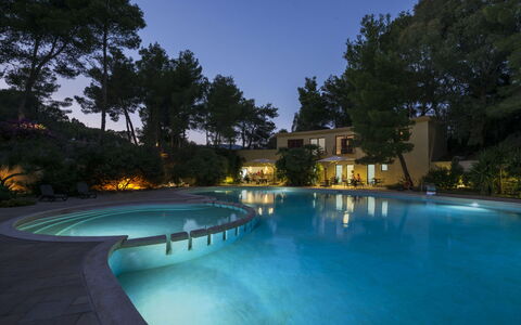 Abbaechelu: Appartement, Balcon, Condominium, Hôtel, Recours, Ville Resort, Hacienda, Villa, Station Balnéaire