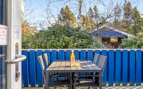 Nedzad - 500M from the Sea: Maison, Toit, Domicile, Chalet, Arbuste, Couverture De Sol, Biens, Ferme, Siding, Batiments Jardin