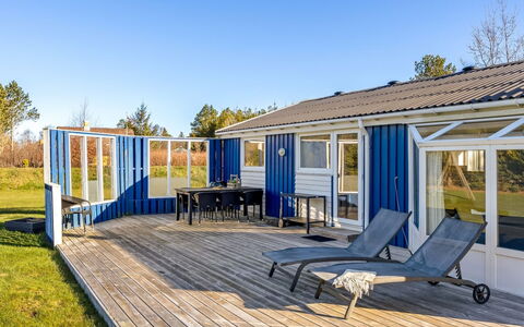 Nedzad - 500M from the Sea: Maison, Toit, Domicile, Chalet, Arbuste, Couverture De Sol, Biens, Ferme, Siding, Batiments Jardin