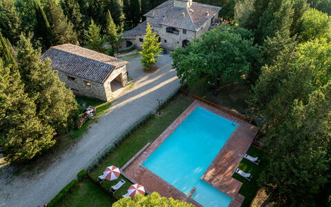 Maison Badia a Passignano: Biens, Piscine, Hacienda, Villa, Manoir, Ferme, Cour, Aménagement Paysager, Mélèze