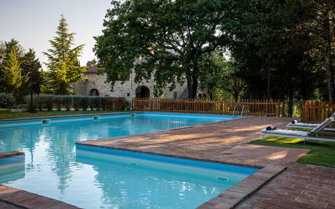 Maison Badia a Passignano: Piscine, Recours, Caractéristique De L'Eau, Hacienda, Biens, Thermes, Eco Hôtel, Ombre, Mobilier De Jardin, Ville Resort