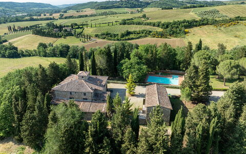 Maison Badia a Passignano: Arbre, Maison, Zone Résidentielle, Domicile, Biens, Toit, Chalet, Ferme, Mélèze, Aménagement Paysager