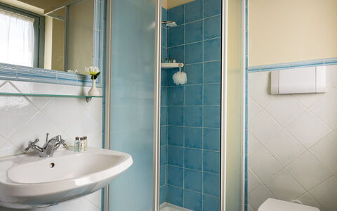 Casa Stella Serena, Casole D'Elsa, Pool: Design Intérieur, Sol, Sol, Luminaire Plomberie, Lavabo, Salle De Bains, Plomberie, Pièce, Plafond, Évier