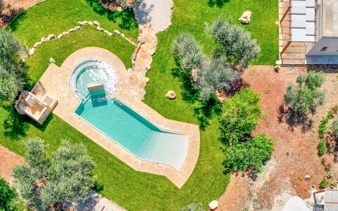 Le Camere di Corte Kalia by Raro Rooms: Piscine, Jardin, Arrière-Cour, Aménagement Paysager, Caractéristique De L'Eau, Recours, Pelouse, Cour, Biens, Hacienda