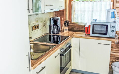 Klippitztörl 8: Appareil De Cuisine, Cuisine, Principaux Appliance, Comptoir, Sol, Bois, Design Intérieur, Cabinetry, Sol, Électroménager
