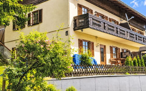 Klippitztörl 8: Fenêtre, Maison, Porte, Domicile, Balcon, Porche, Cour, Villa, Allée, Clôture