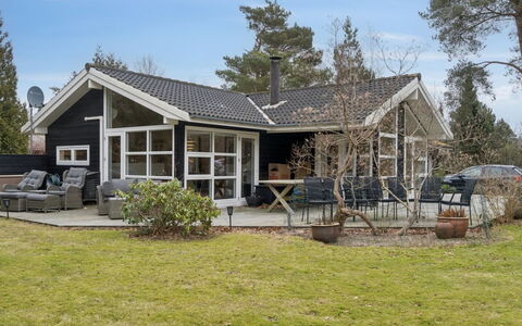 Cita - 550M from the Sea: Maison, Domicile, Chalet, Toit, Siding, Allée, Biens, Batiments Jardin, Cour, Porche