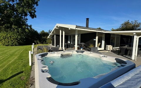 Avelina - 700M from the Sea: Piscine, Ombre, Recours, Biens, Cour, Conception, Aménagement Paysager, Arrière-Cour, Mobilier De Jardin, Chaise