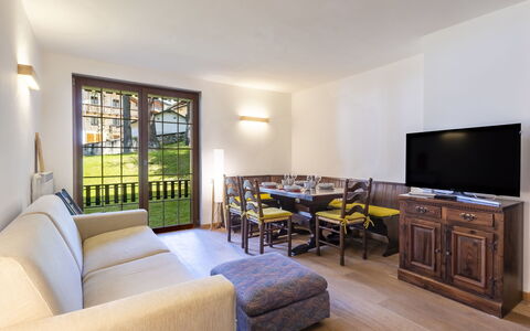 Villa Adele: Design Intérieur, Sol, Plafond, Sol, Meubles, Canapé, Pièce, Appartement, Salon