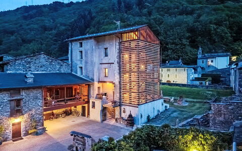Valtellina 646: L'Eau, Arbre, Piscine, Recours, Jardin, Eco Hôtel, Ombre, Aménagement Paysager, Tropiques