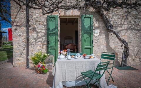 Preseglie Lake Garda: Meubles, Mobilier De Jardin, Table, Tableau De Plein Air, Chaise, Porte, Jardin, Printemps, Table Cuisine Et Salle A Manger, Ombre