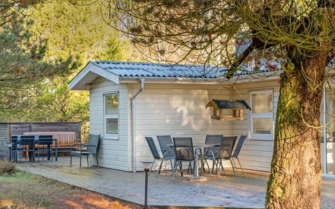 Neval - 150M from the Sea: Bois, Domicile, Chalet, Porte, Siding, Batiments Jardin, Cabane En Rondins, Cabanon, Dur, Planche